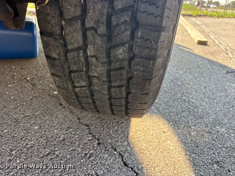 image for item FB8757 2000 Ford E350 van