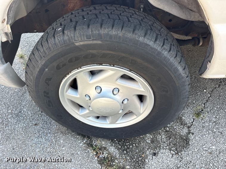 image for item FB8757 2000 Ford E350 van