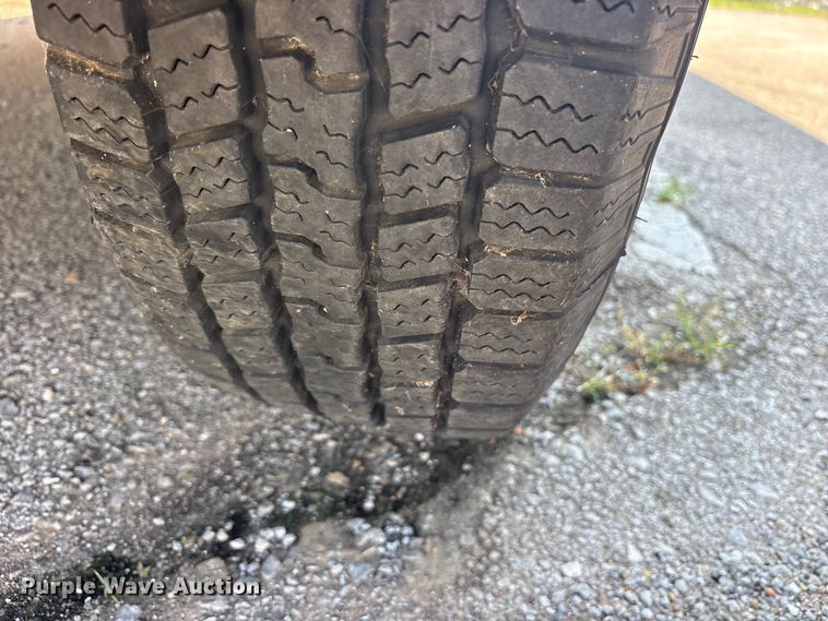image for item FB8757 2000 Ford E350 van