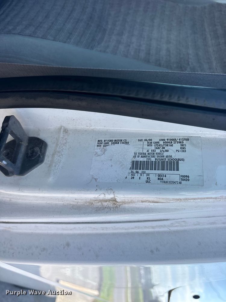 image for item FB8757 2000 Ford E350 van