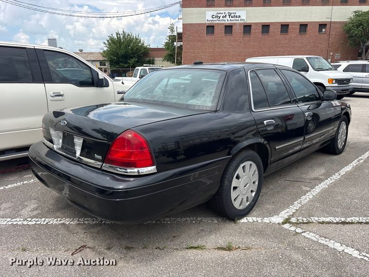 image for item FB8762 2011 Ford Crown Victoria Police Interceptor 