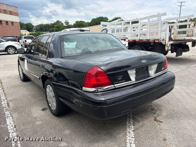 image for item FB8762 2011 Ford Crown Victoria Police Interceptor 