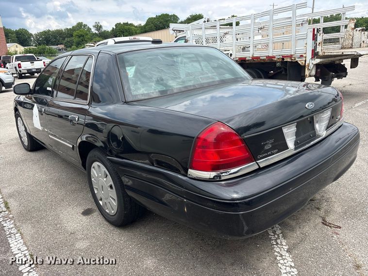 image for item FB8762 2011 Ford Crown Victoria Police Interceptor 