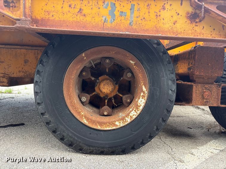image for item FB8763 1979 Miller 0T635 tilt deck equipment trailer