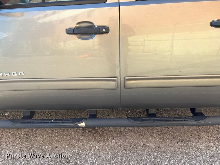 image for item FB8764 2012 Chevrolet Silverado 1500 Crew Cab pickup truck