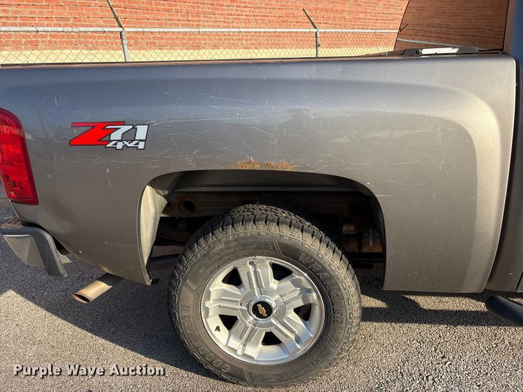 image for item FB8764 2012 Chevrolet Silverado 1500 Crew Cab pickup truck