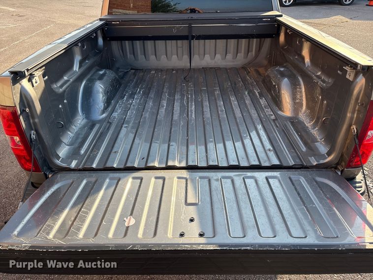 image for item FB8764 2012 Chevrolet Silverado 1500 Crew Cab pickup truck