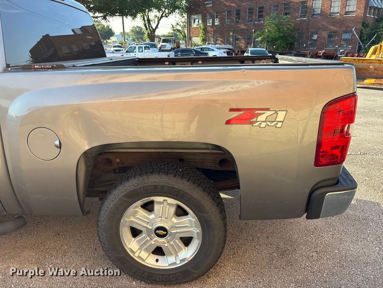 image for item FB8764 2012 Chevrolet Silverado 1500 Crew Cab pickup truck