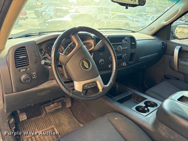 image for item FB8764 2012 Chevrolet Silverado 1500 Crew Cab pickup truck
