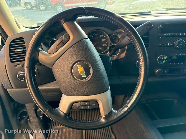 image for item FB8764 2012 Chevrolet Silverado 1500 Crew Cab pickup truck