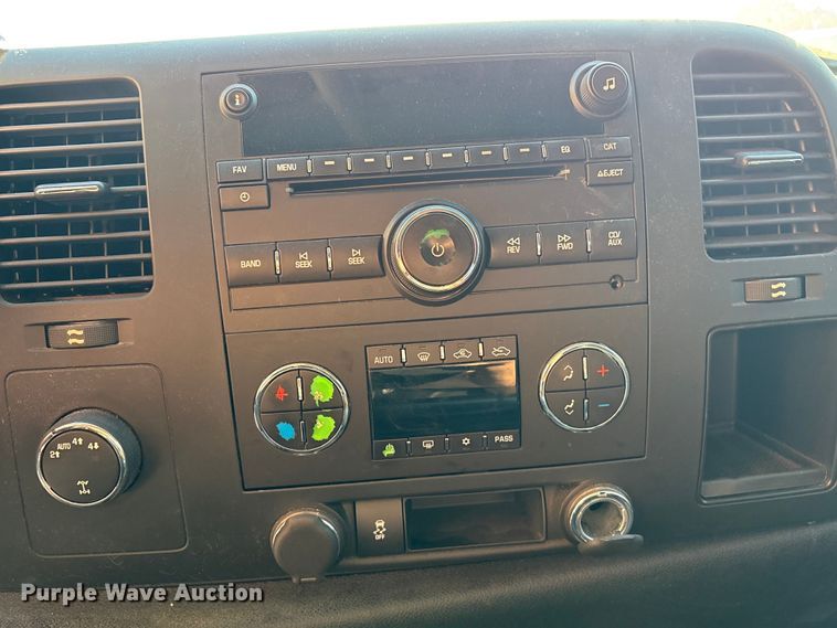 image for item FB8764 2012 Chevrolet Silverado 1500 Crew Cab pickup truck