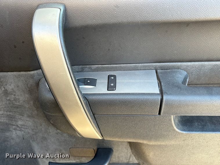 image for item FB8764 2012 Chevrolet Silverado 1500 Crew Cab pickup truck