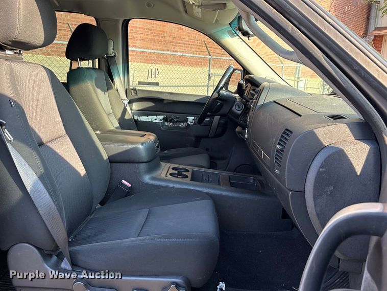 image for item FB8764 2012 Chevrolet Silverado 1500 Crew Cab pickup truck