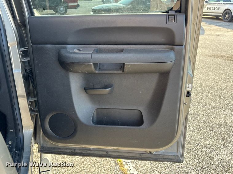 image for item FB8764 2012 Chevrolet Silverado 1500 Crew Cab pickup truck
