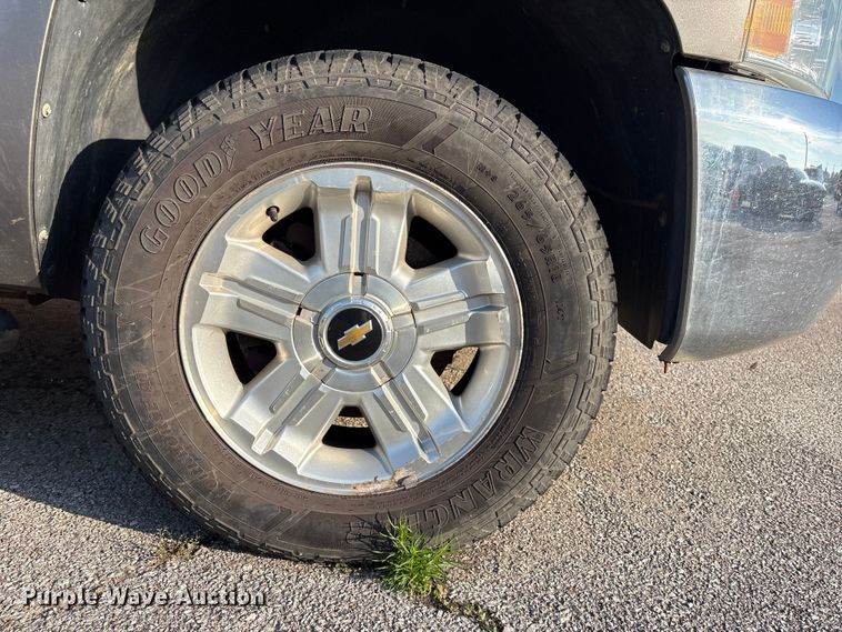 image for item FB8764 2012 Chevrolet Silverado 1500 Crew Cab pickup truck