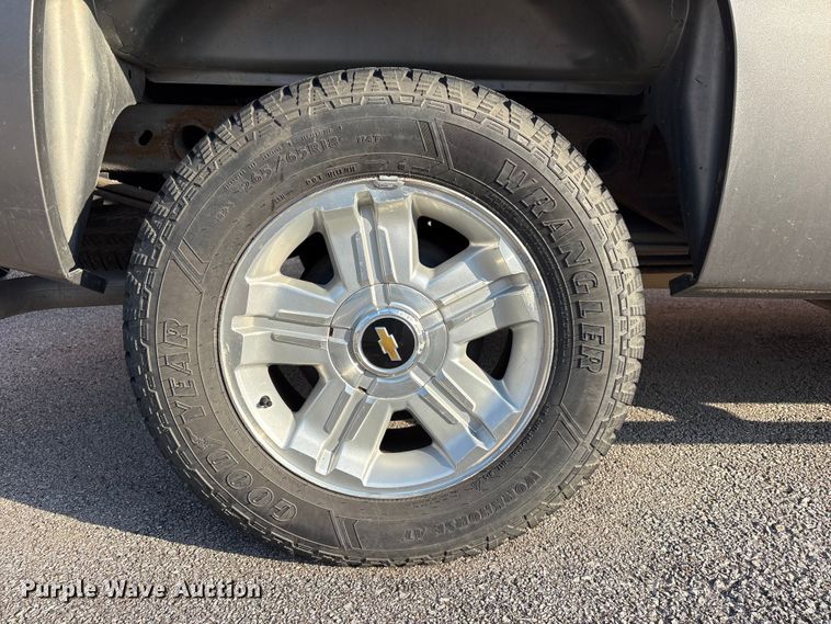 image for item FB8764 2012 Chevrolet Silverado 1500 Crew Cab pickup truck