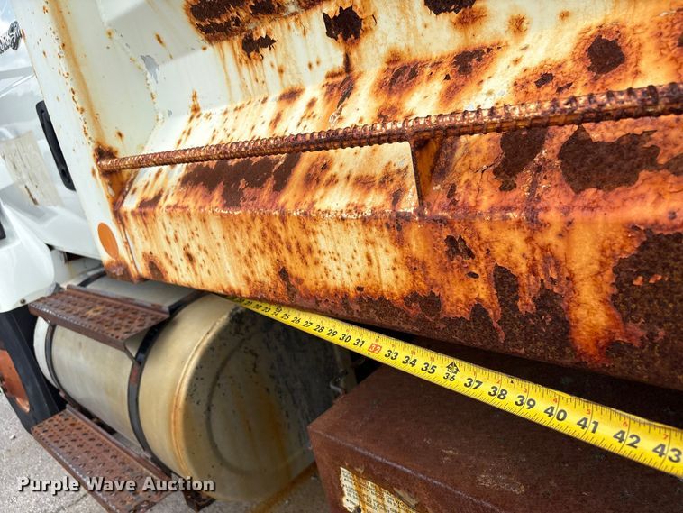 image for item FB8765 2011 International 7400 dump truck