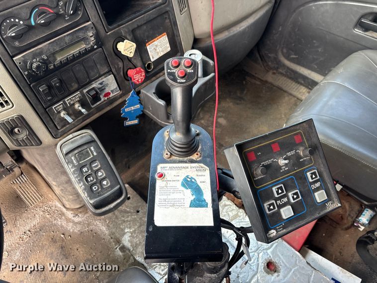 image for item FB8765 2011 International 7400 dump truck
