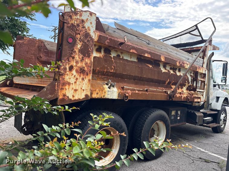 image for item FB8766 2011 International 7400 dump truck