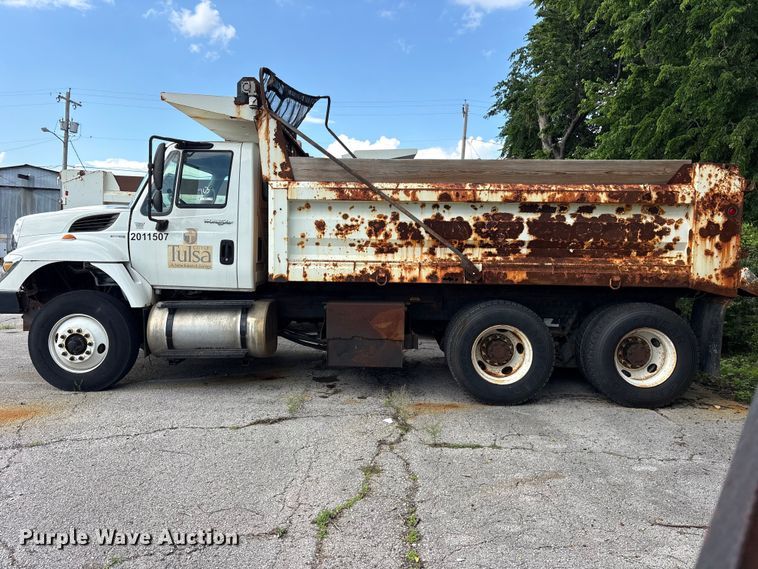 image for item FB8766 2011 International 7400 dump truck