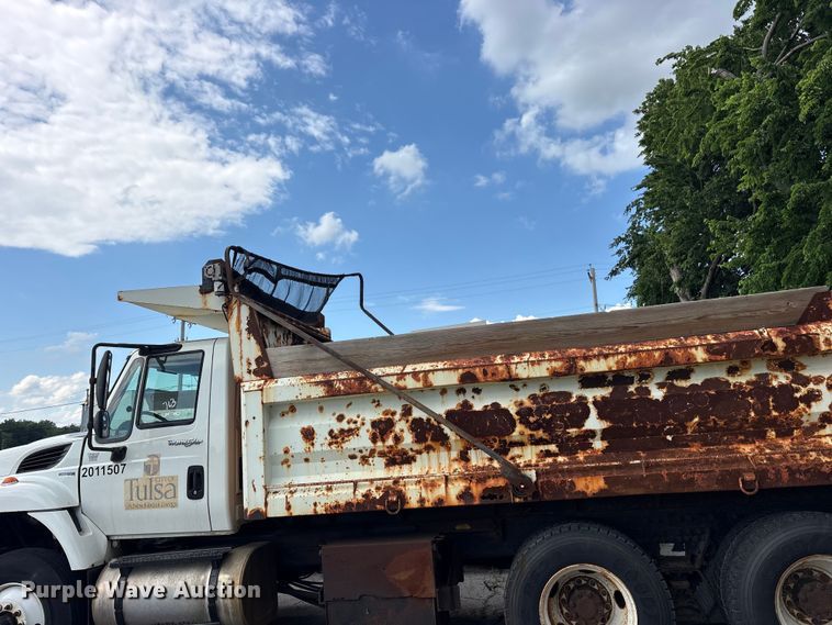 image for item FB8766 2011 International 7400 dump truck