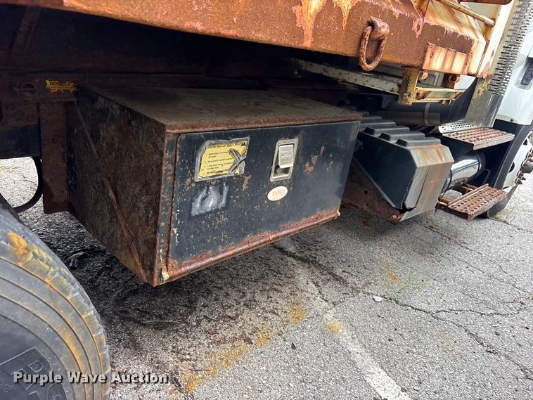 image for item FB8766 2011 International 7400 dump truck