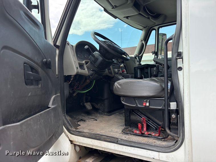 image for item FB8766 2011 International 7400 dump truck