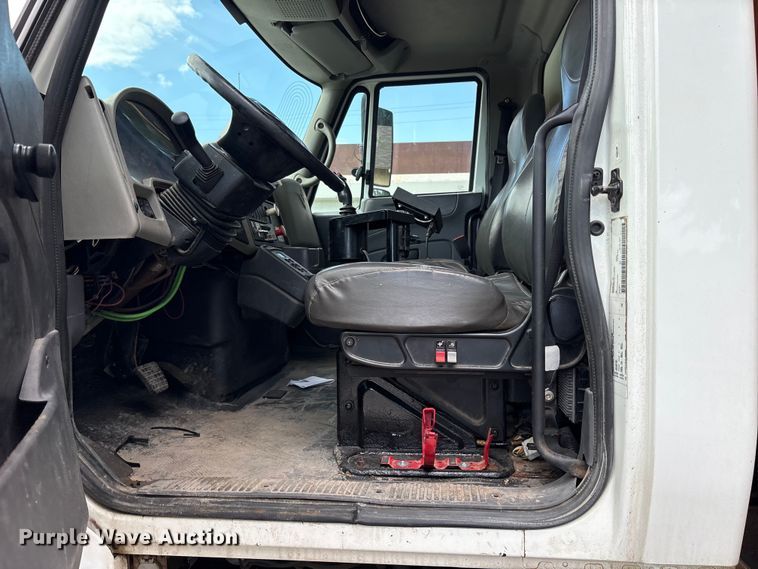 image for item FB8766 2011 International 7400 dump truck