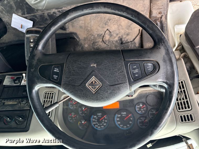 image for item FB8766 2011 International 7400 dump truck