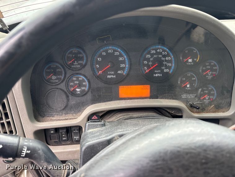 image for item FB8766 2011 International 7400 dump truck