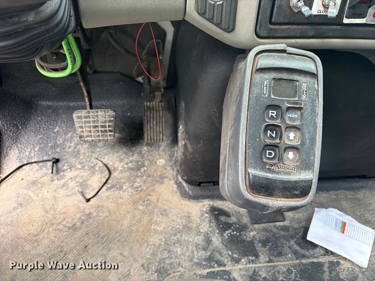 image for item FB8766 2011 International 7400 dump truck
