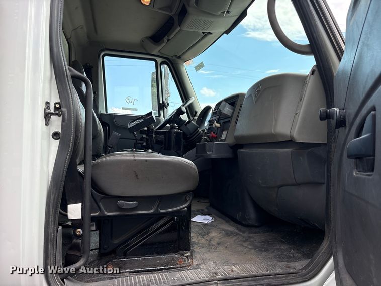 image for item FB8766 2011 International 7400 dump truck