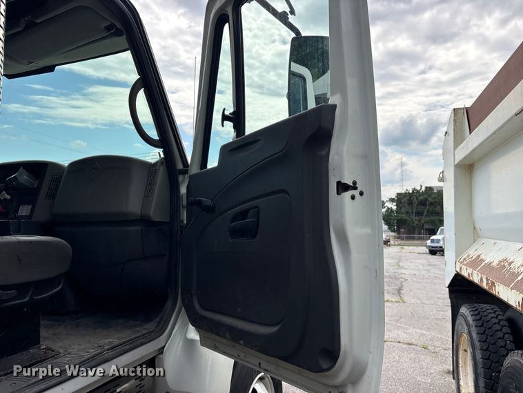 image for item FB8766 2011 International 7400 dump truck