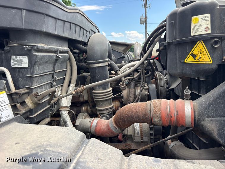 image for item FB8766 2011 International 7400 dump truck