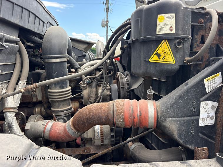 image for item FB8766 2011 International 7400 dump truck