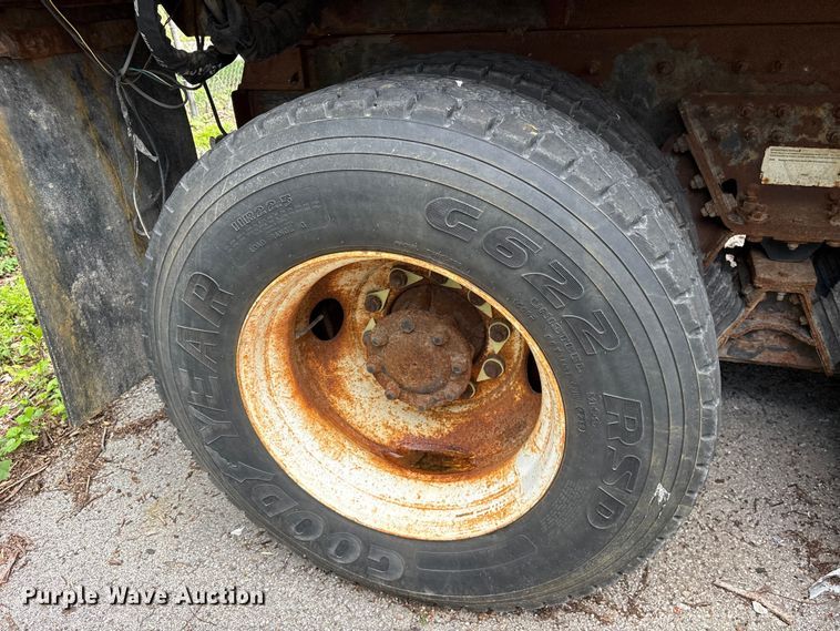 image for item FB8766 2011 International 7400 dump truck