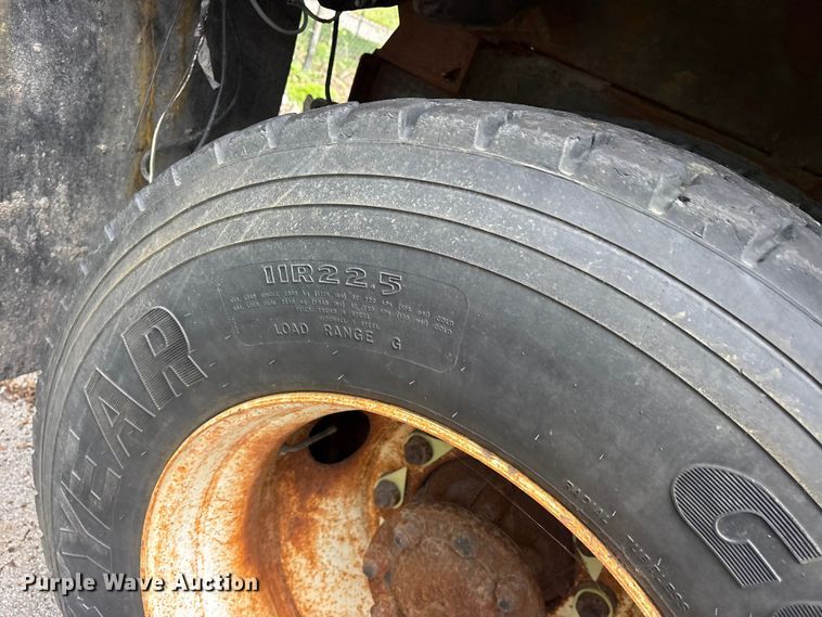 image for item FB8766 2011 International 7400 dump truck