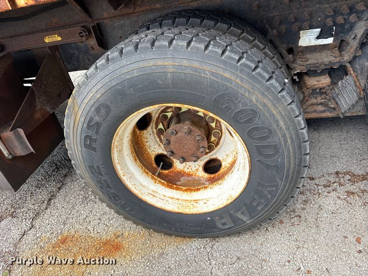 image for item FB8766 2011 International 7400 dump truck