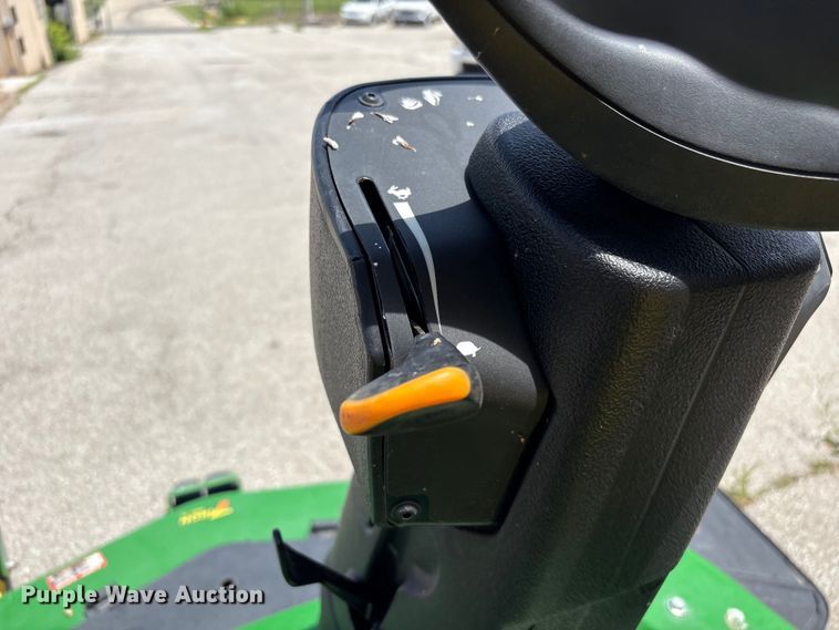 image for item FB8768 2017 John Deere 1550 lawn mower