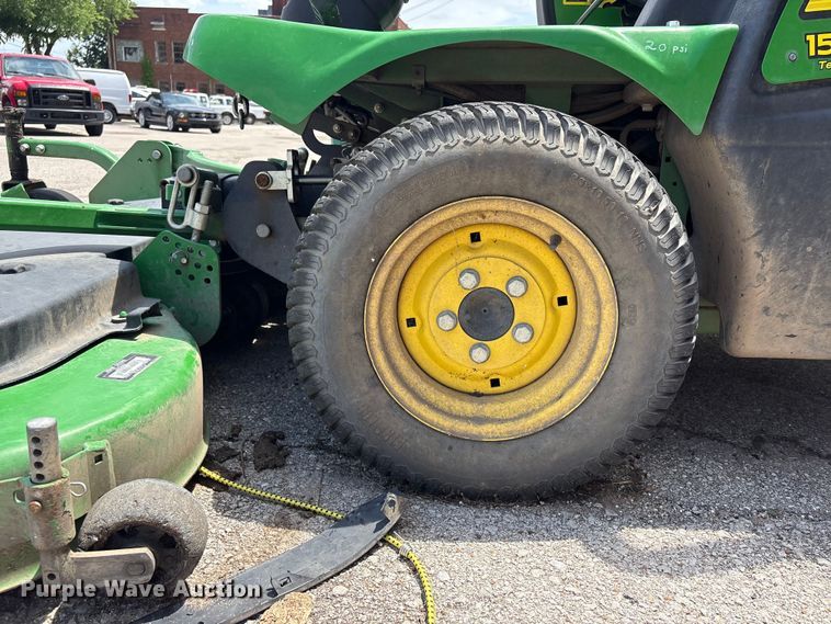 image for item FB8768 2017 John Deere 1550 lawn mower