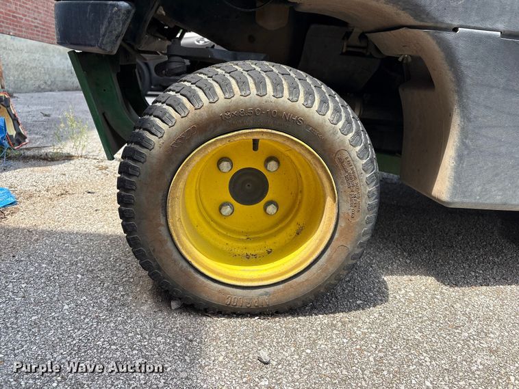 image for item FB8768 2017 John Deere 1550 lawn mower