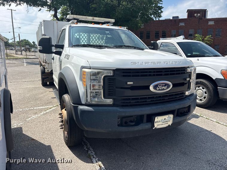 image for item FB8770 2017 Ford F450 Super Duty flatbed truck