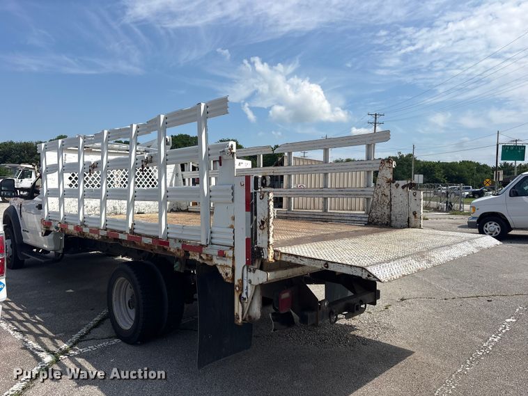 image for item FB8770 2017 Ford F450 Super Duty flatbed truck