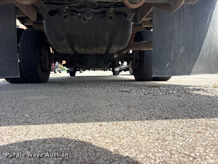 image for item FB8770 2017 Ford F450 Super Duty flatbed truck