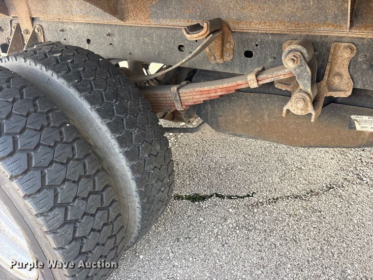 image for item FB8770 2017 Ford F450 Super Duty flatbed truck