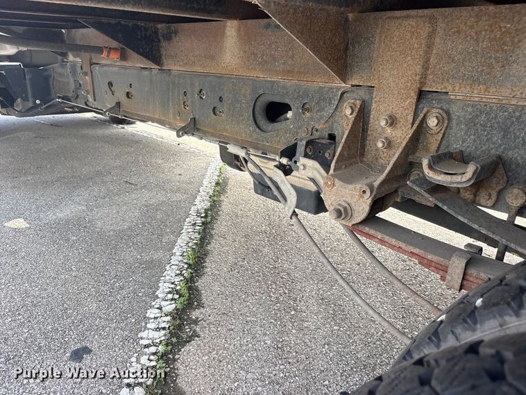 image for item FB8770 2017 Ford F450 Super Duty flatbed truck