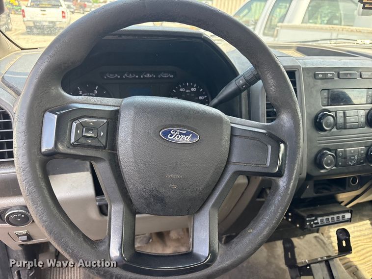 image for item FB8770 2017 Ford F450 Super Duty flatbed truck