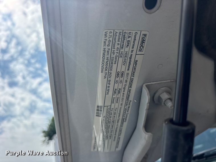 image for item FB8770 2017 Ford F450 Super Duty flatbed truck