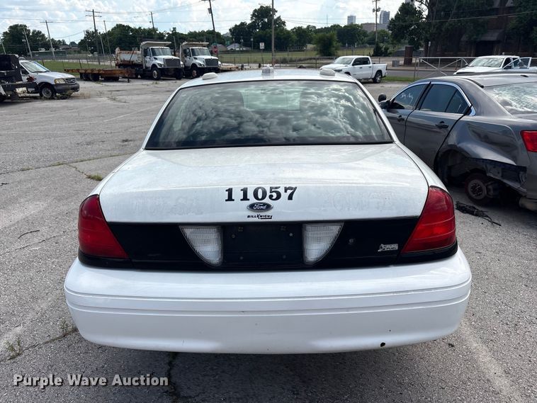 image for item FB8774 2011 Ford Crown Victoria Police Interceptor 