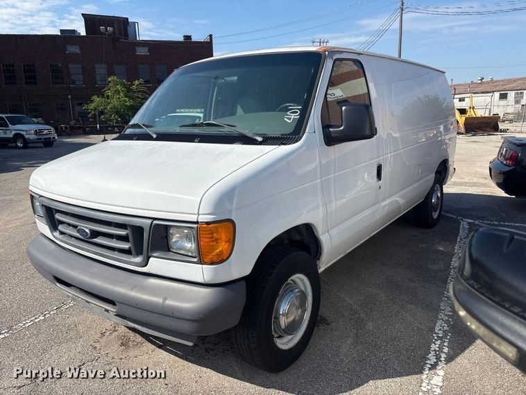 image for item FB8775 2006 Ford E250 van